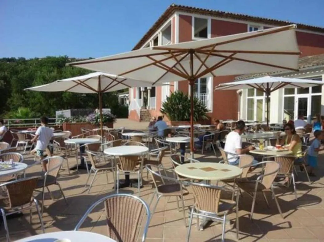 Villa De Charme 60 M2 Piscines Tennis Loisirs Inclus Residence Premiun Pierre Et Vacances Les Restanques Du Golfe De Saint Tropez Grimaud 0*,  Frankreich